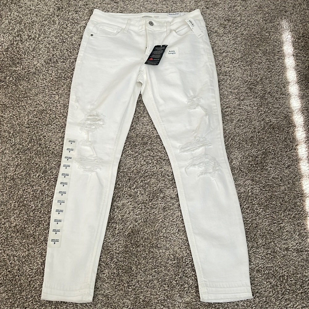 Old navy rockstar super skinny, ankle length white jeans, size 4, new with tags
